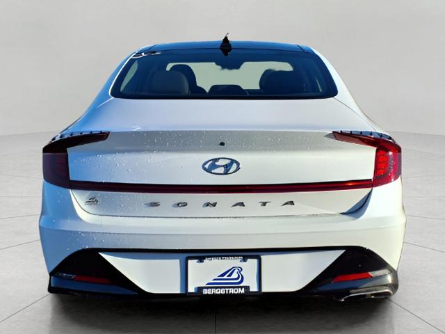 2022 Hyundai SONATA Vehicle Photo in Oshkosh, WI 54904