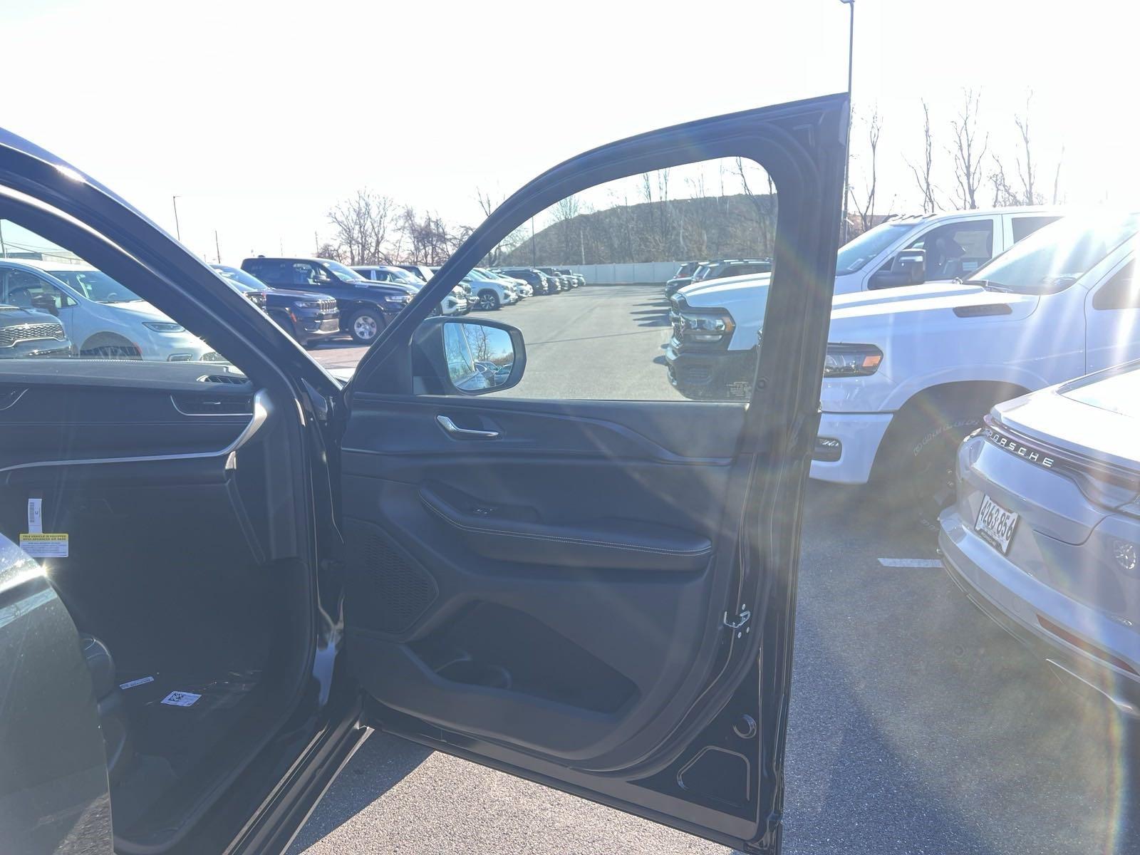 2025 Jeep Grand Cherokee Vehicle Photo in Mechanicsburg, PA 17050-1707