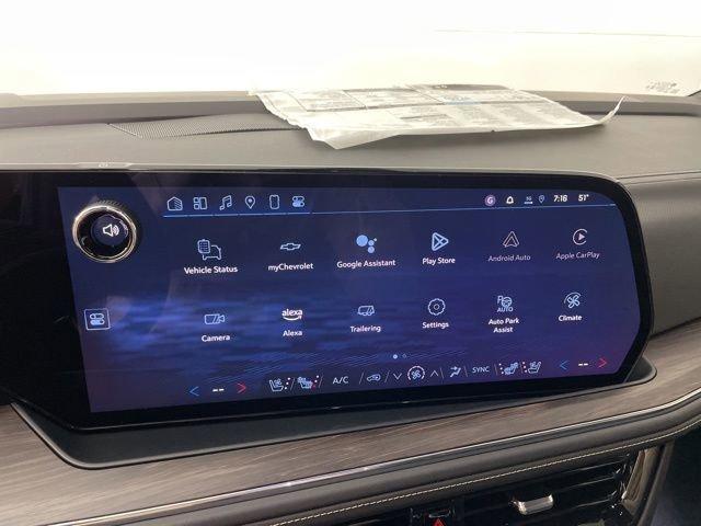 2025 Chevrolet Suburban Vehicle Photo in PHOENIX, AZ 85014-3381