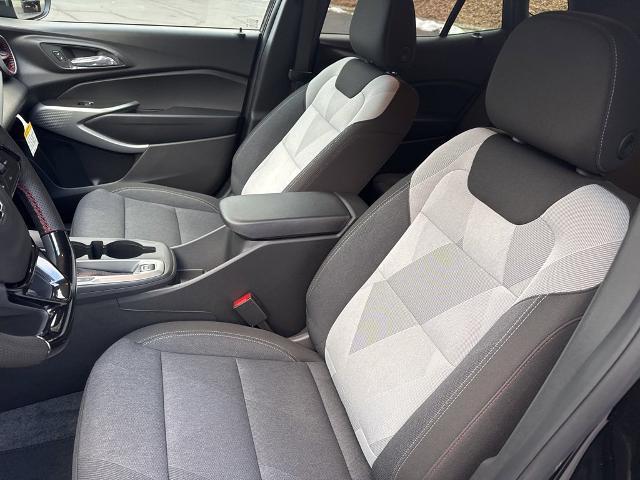 2025 Chevrolet Trax Vehicle Photo in MARION, NC 28752-6372