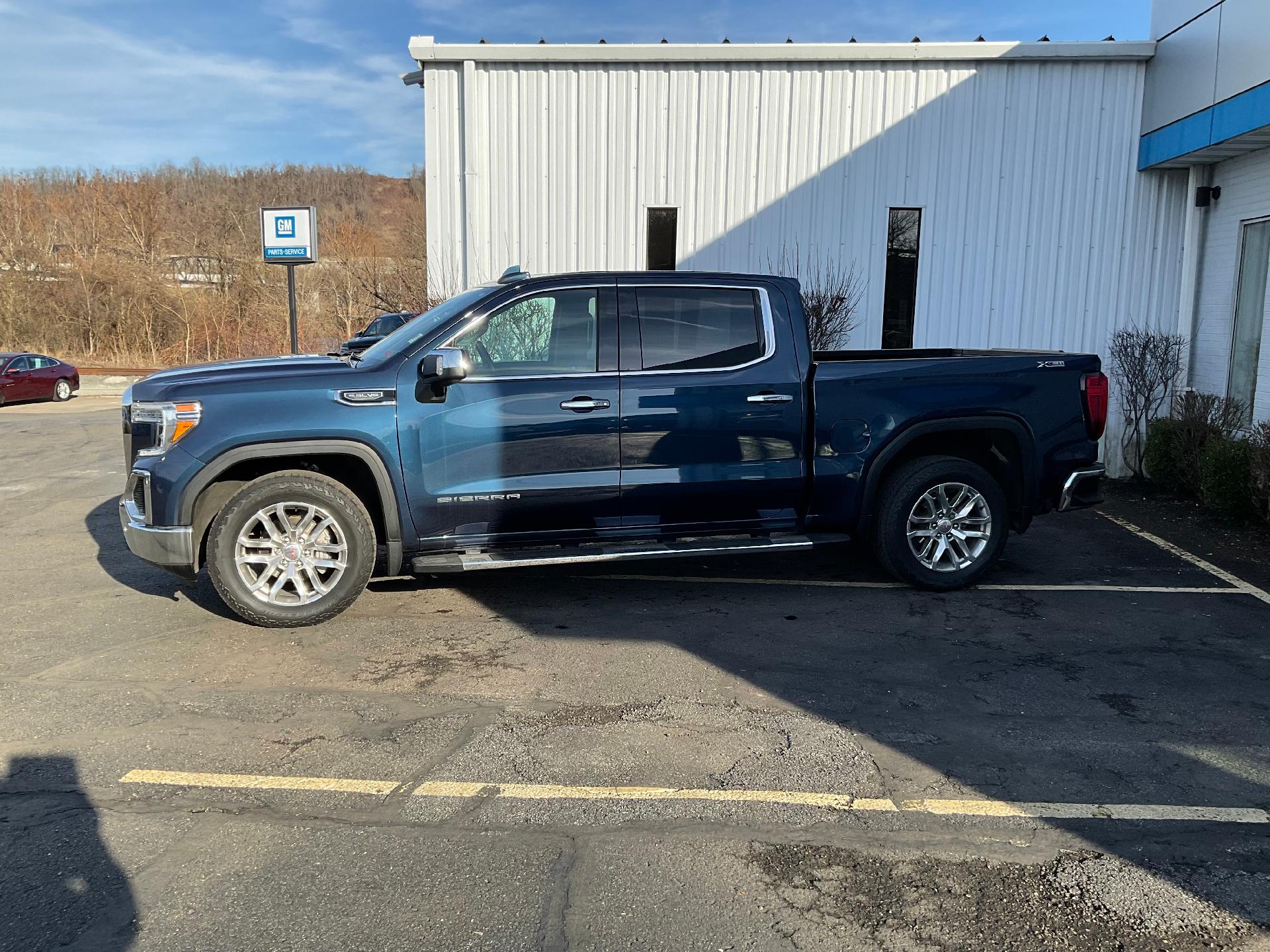 Used 2022 GMC Sierra 1500 Limited SLT with VIN 3GTU9DED1NG212001 for sale in Moundsville, WV