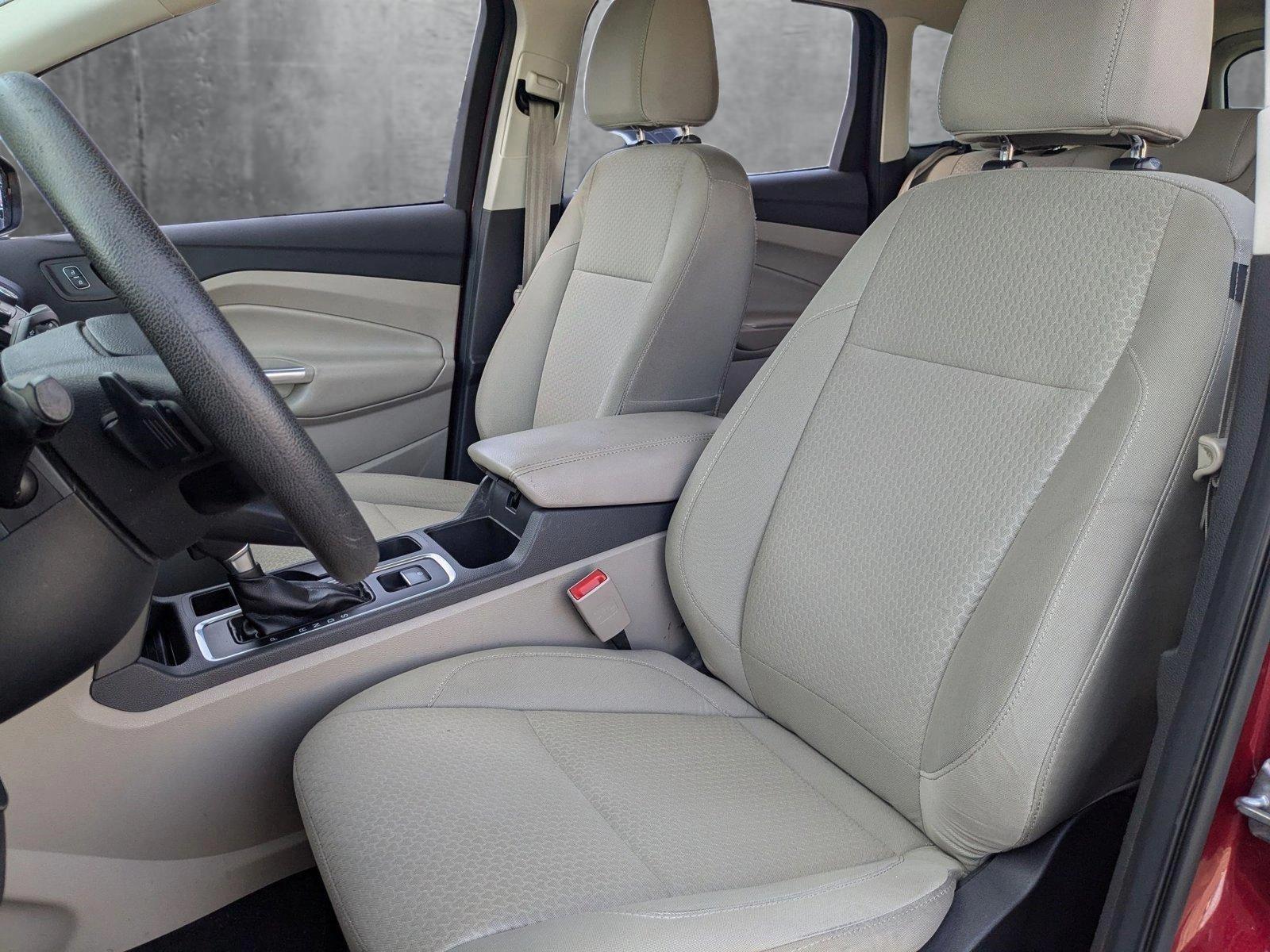 2017 Ford Escape Vehicle Photo in VALENCIA, CA 91355-1705