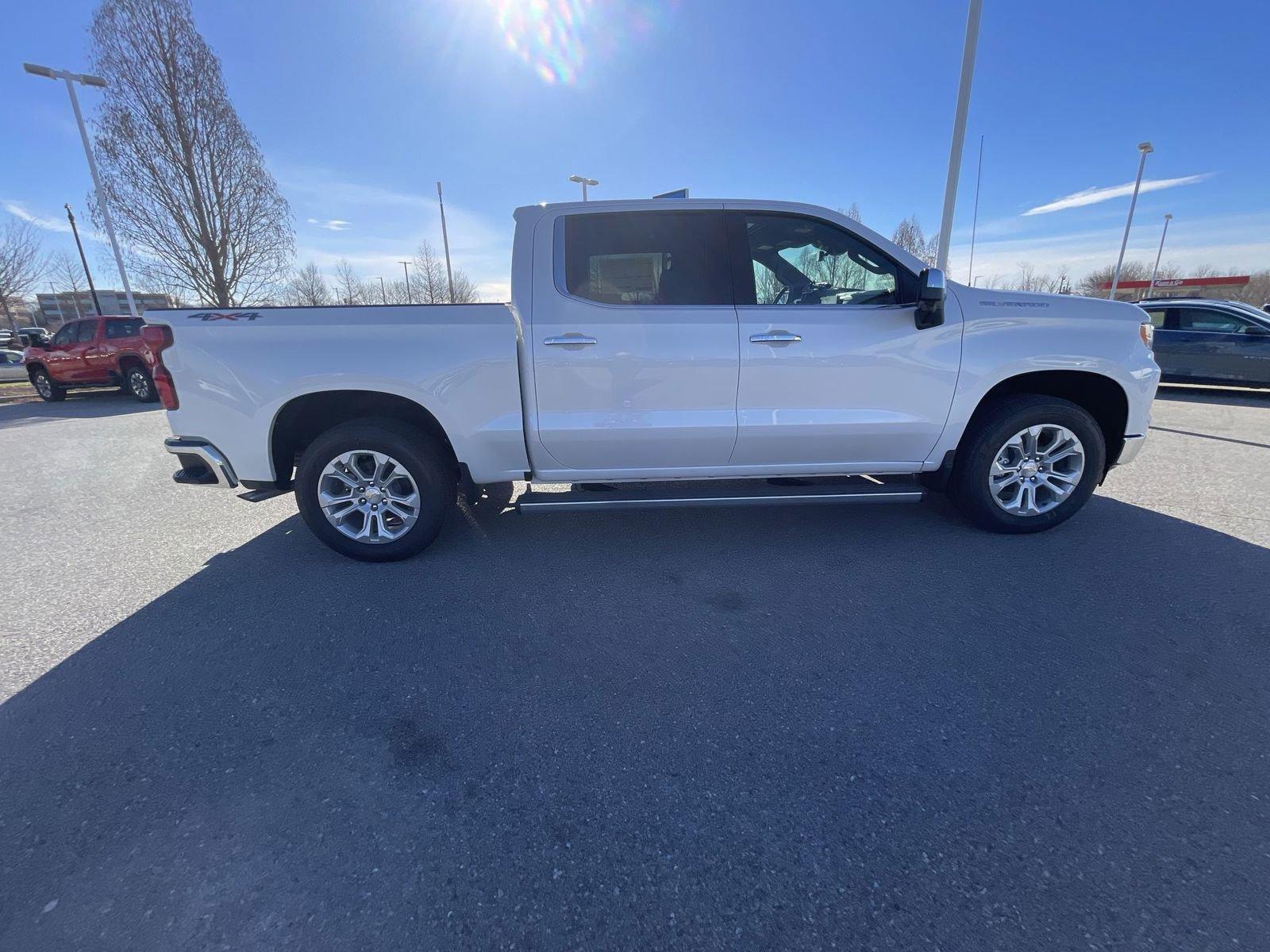 2025 Chevrolet Silverado 1500 Vehicle Photo in BENTONVILLE, AR 72712-4322