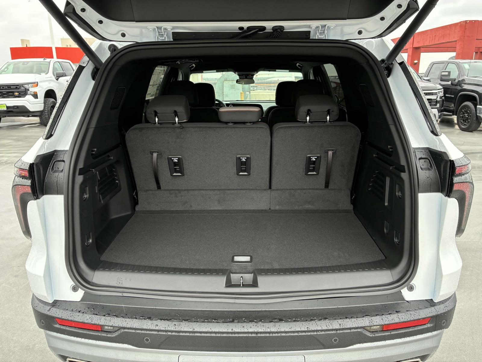 2025 Chevrolet Traverse Vehicle Photo in LOS ANGELES, CA 90007-3794