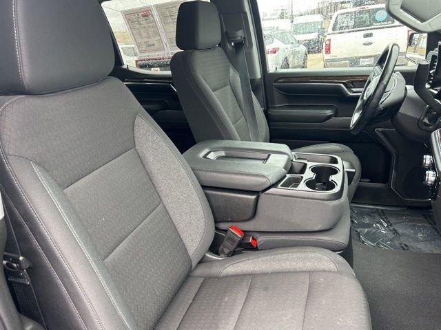 2024 GMC Sierra 1500 Vehicle Photo in MEDINA, OH 44256-9631