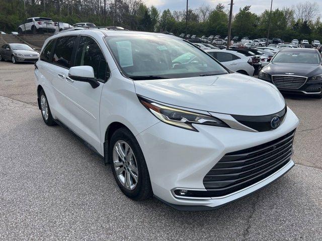 2022 Toyota Sienna Vehicle Photo in MILFORD, OH 45150-1684