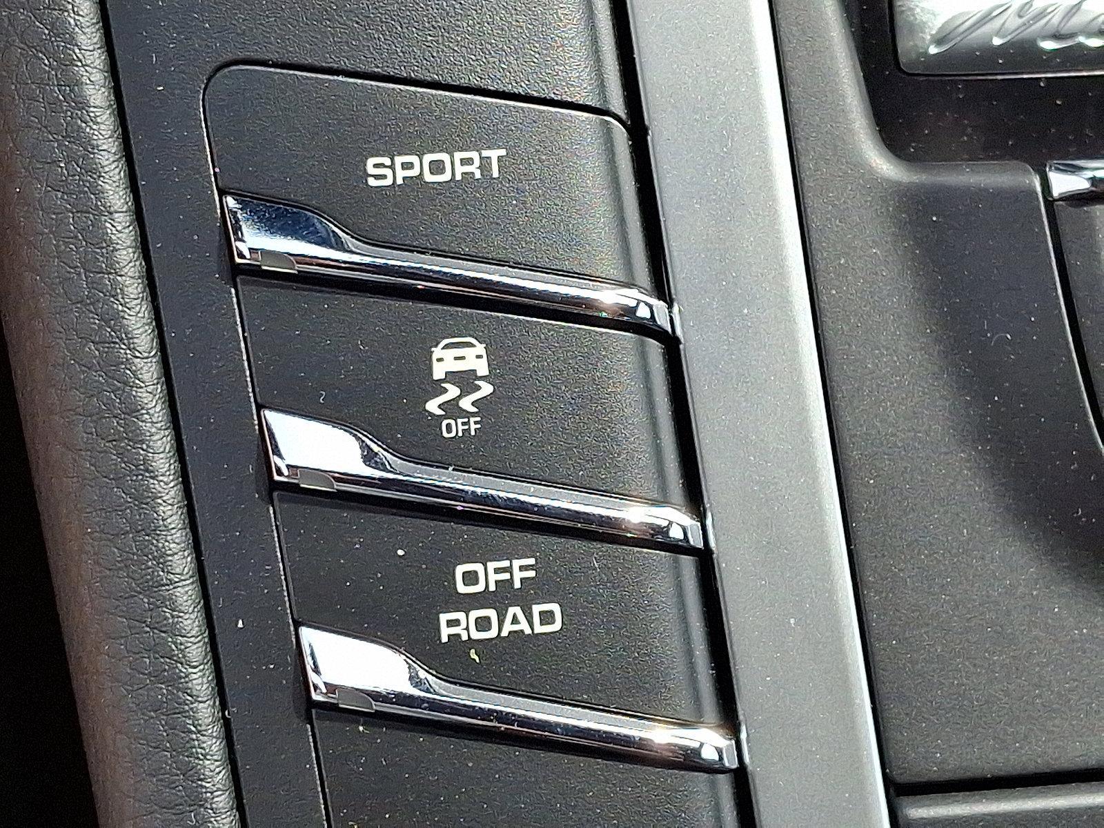 2020 Porsche Macan Vehicle Photo in Lancaster, PA 17601
