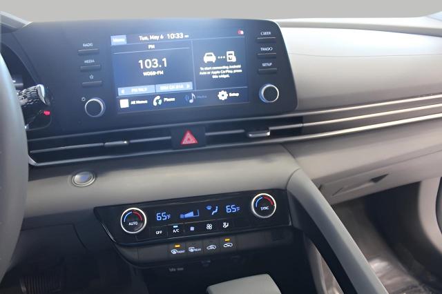 2022 Hyundai ELANTRA Vehicle Photo in Green Bay, WI 54304