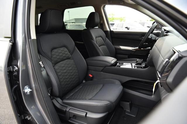 2025 Nissan Pathfinder Vehicle Photo in Ballwin, MO 63011
