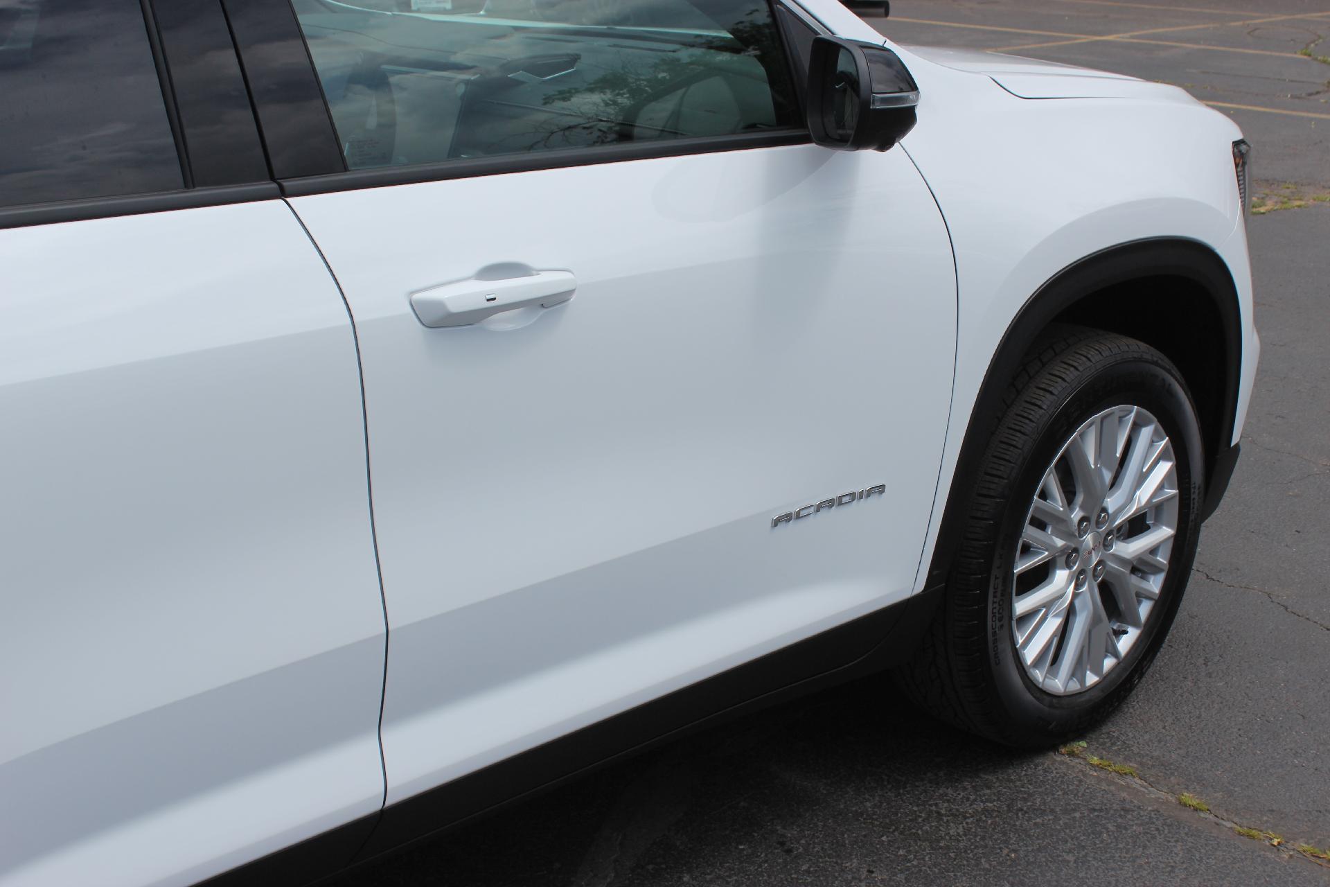 2025 GMC Acadia Vehicle Photo in AURORA, CO 80012-4011