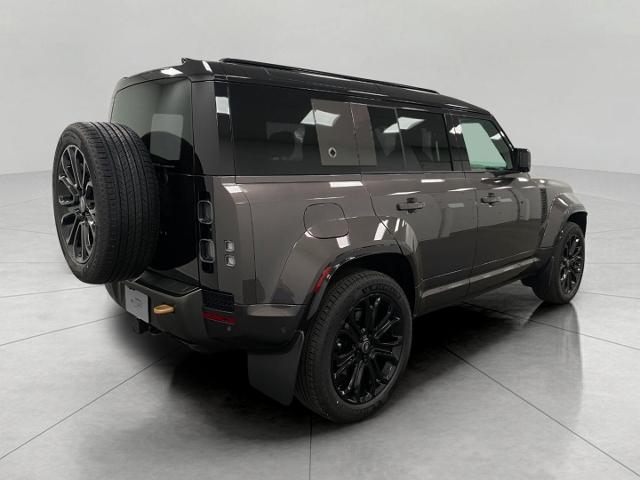 2025 Defender Vehicle Photo in Appleton, WI 54913