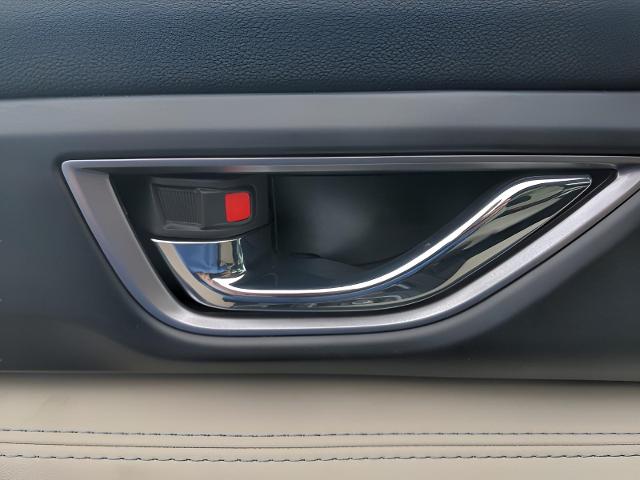2025 Subaru Ascent Vehicle Photo in Green Bay, WI 54304