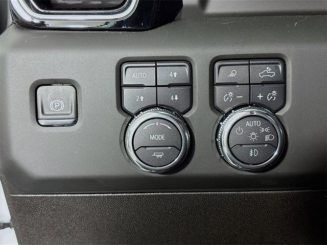 2025 GMC Sierra 2500 HD Vehicle Photo in PUYALLUP, WA 98371-4149