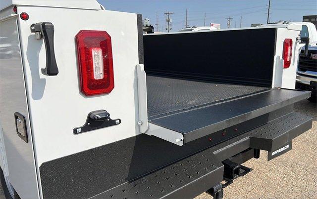 2024 Chevrolet Silverado 3500 HD Chassis Cab Vehicle Photo in TOPEKA, KS 66609-0000