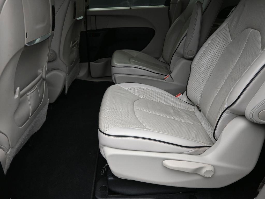 2018 Chrysler Pacifica Vehicle Photo in Marion, IA 52302