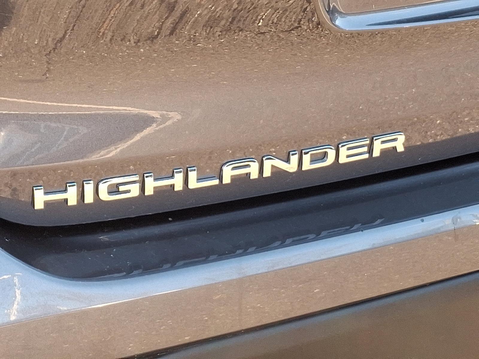 2023 Toyota Highlander Vehicle Photo in Trevose, PA 19053
