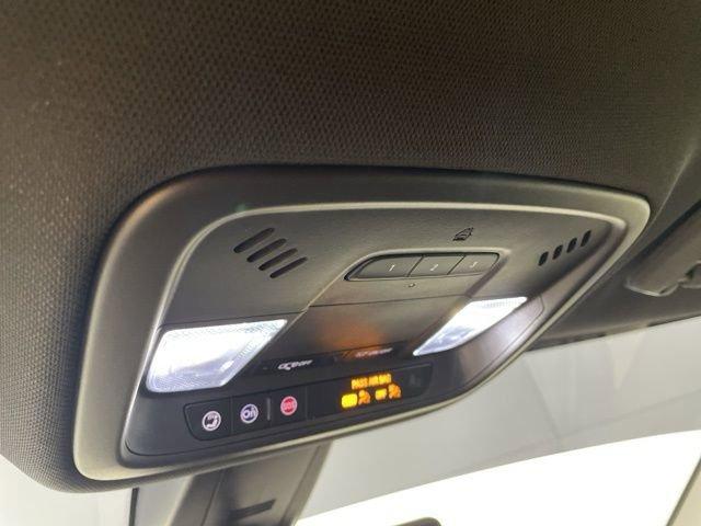 2022 Chevrolet Traverse Vehicle Photo in PHOENIX, AZ 85014-3381