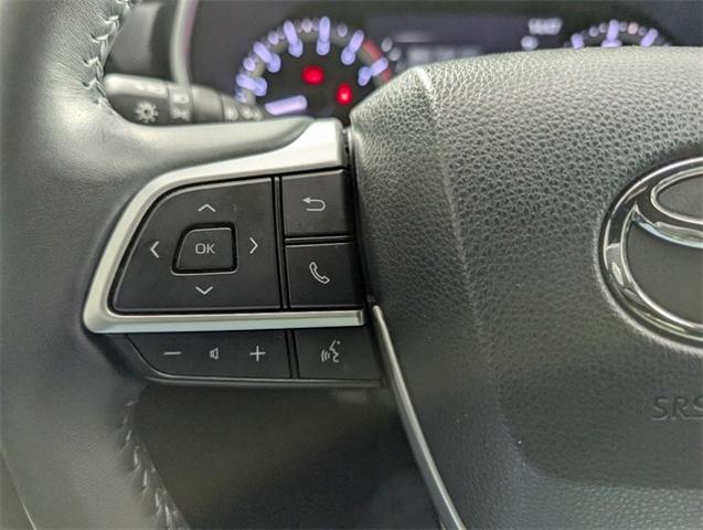 2023 Toyota Highlander Vehicle Photo in ENGLEWOOD, CO 80113-6708