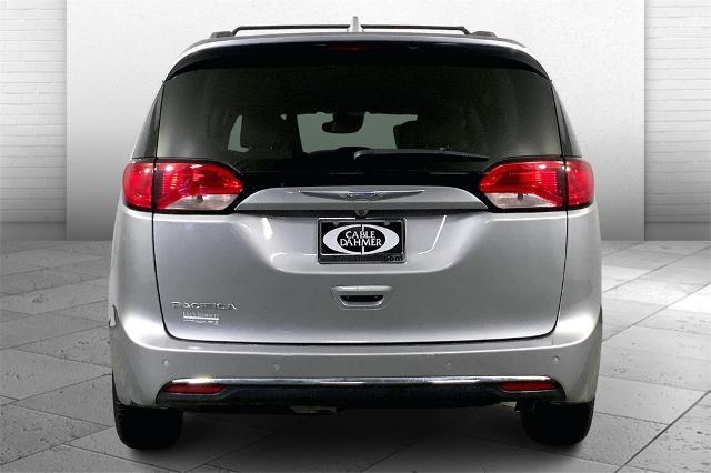 2017 Chrysler Pacifica Vehicle Photo in Lees Summit, MO 64086