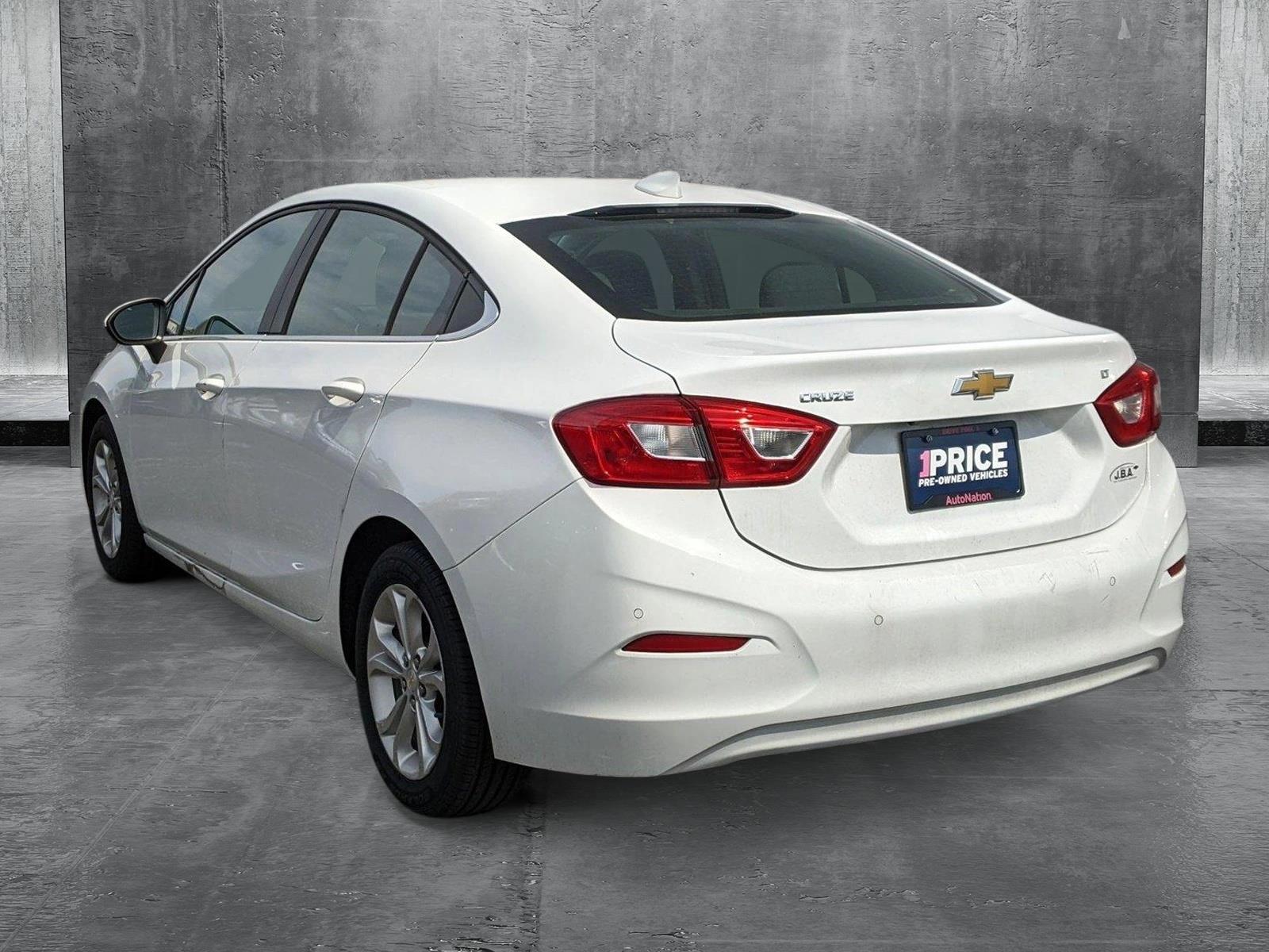 2019 Chevrolet Cruze Vehicle Photo in Cockeysville, MD 21030