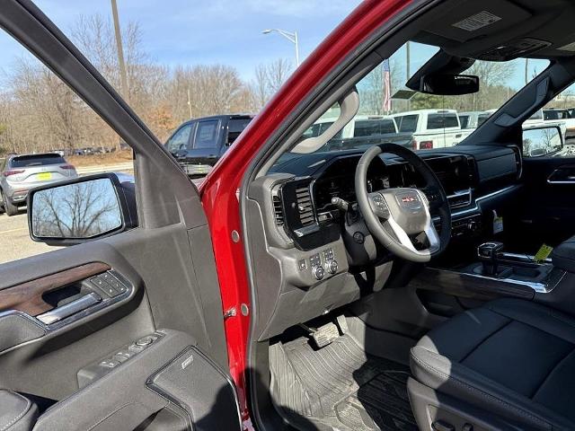 2025 GMC Sierra 1500 Vehicle Photo in CHICOPEE, MA 01020-5001