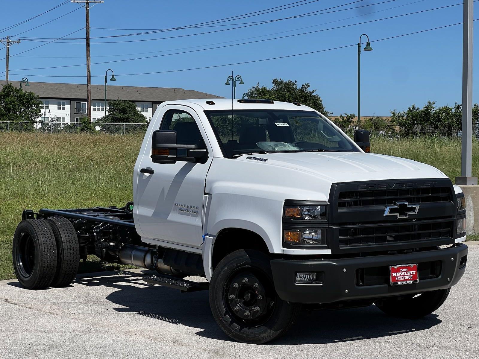 2024 Chevrolet Silverado 5500 HD Vehicle Photo in GEORGETOWN, TX 78626-7508