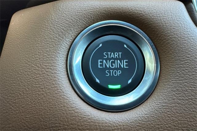 2025 GMC Canyon Vehicle Photo in ELK GROVE, CA 95757-8703