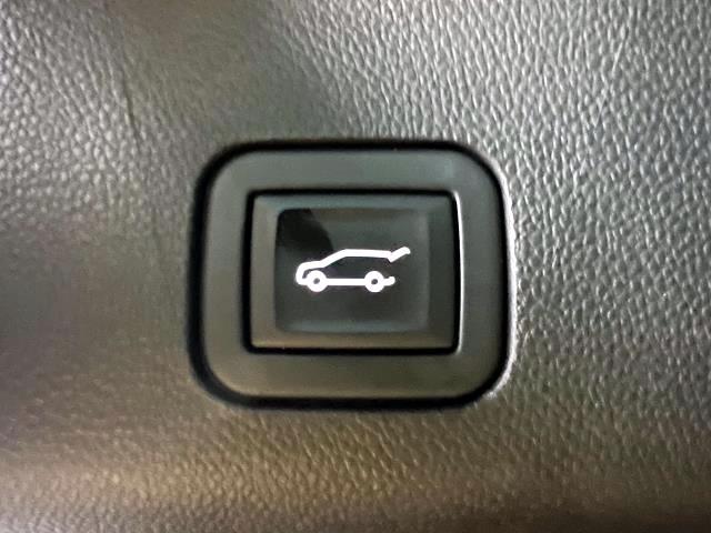 2023 Chevrolet Suburban Vehicle Photo in Roslyn, NY 11576