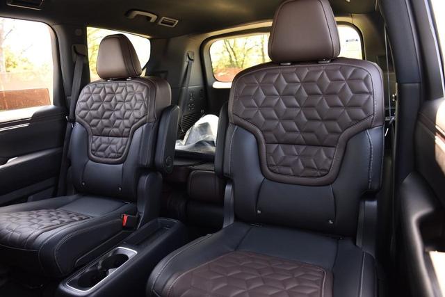 2025 Nissan Armada Vehicle Photo in Ballwin, MO 63011
