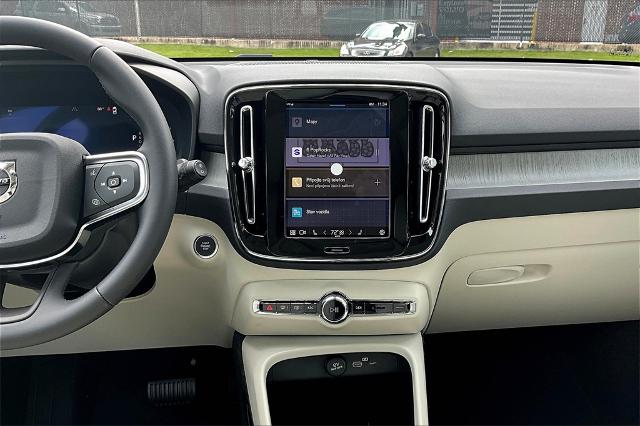 2025 Volvo XC40 Vehicle Photo in Houston, TX 77007