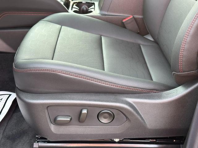2025 Chevrolet Colorado Vehicle Photo in COLUMBIA, MO 65203-3903