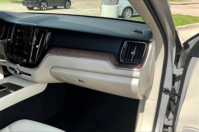 2022 Volvo XC60 Vehicle Photo in Houston, TX 77007