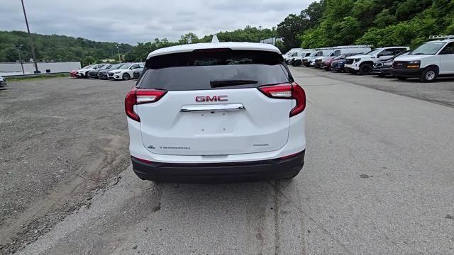 2024 GMC Terrain Vehicle Photo in Pleasant Hills, PA 15236