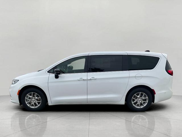 2025 Chrysler Pacifica Vehicle Photo in Kaukauna, WI 54130