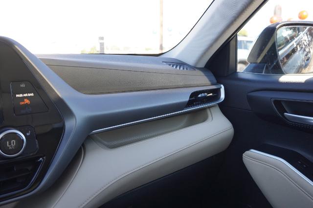 2025 Toyota Highlander Vehicle Photo in Riverdale, UT 84405