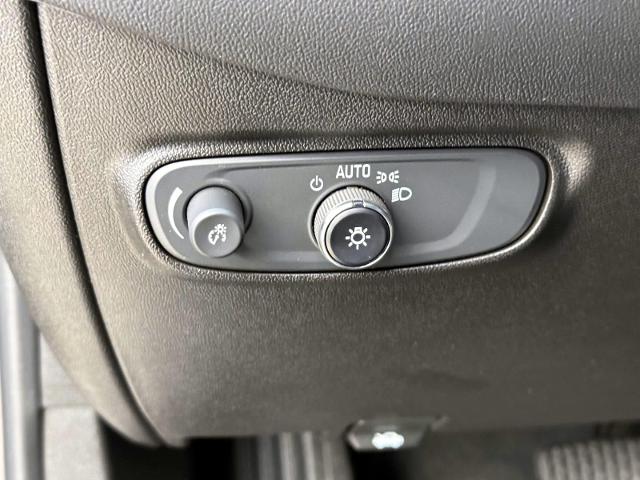 2022 Chevrolet Equinox Vehicle Photo in Roslyn, NY 11576