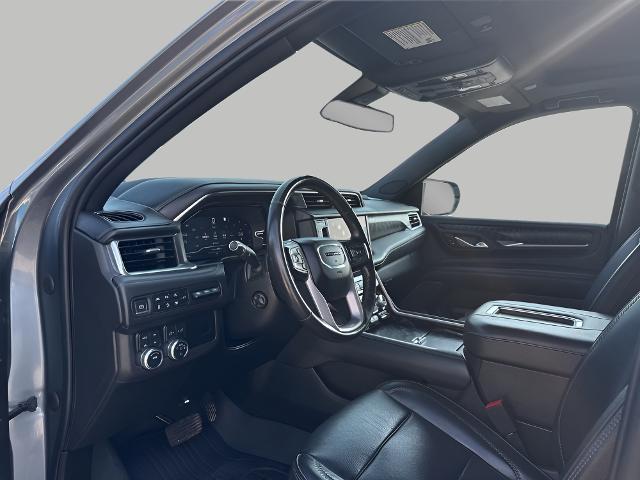2022 GMC Yukon XL Vehicle Photo in MANITOWOC, WI 54220-5838