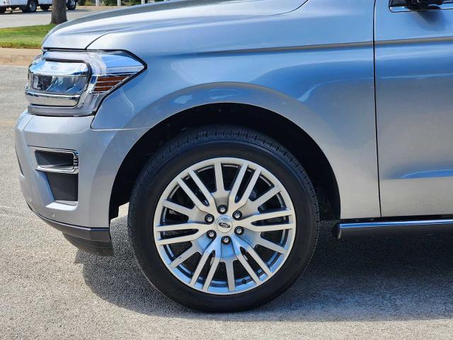 2024 Ford Expedition Vehicle Photo in DENTON, TX 76210-9321