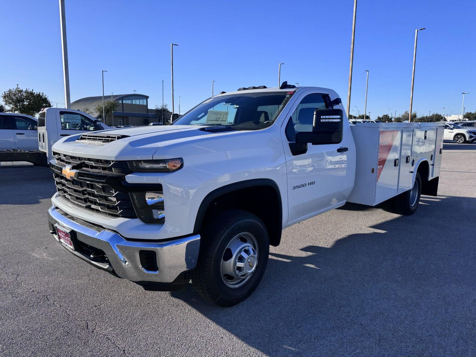 2025 Chevrolet Silverado 3500 HD Chassis Cab Vehicle Photo in GEORGETOWN, TX 78626-7508