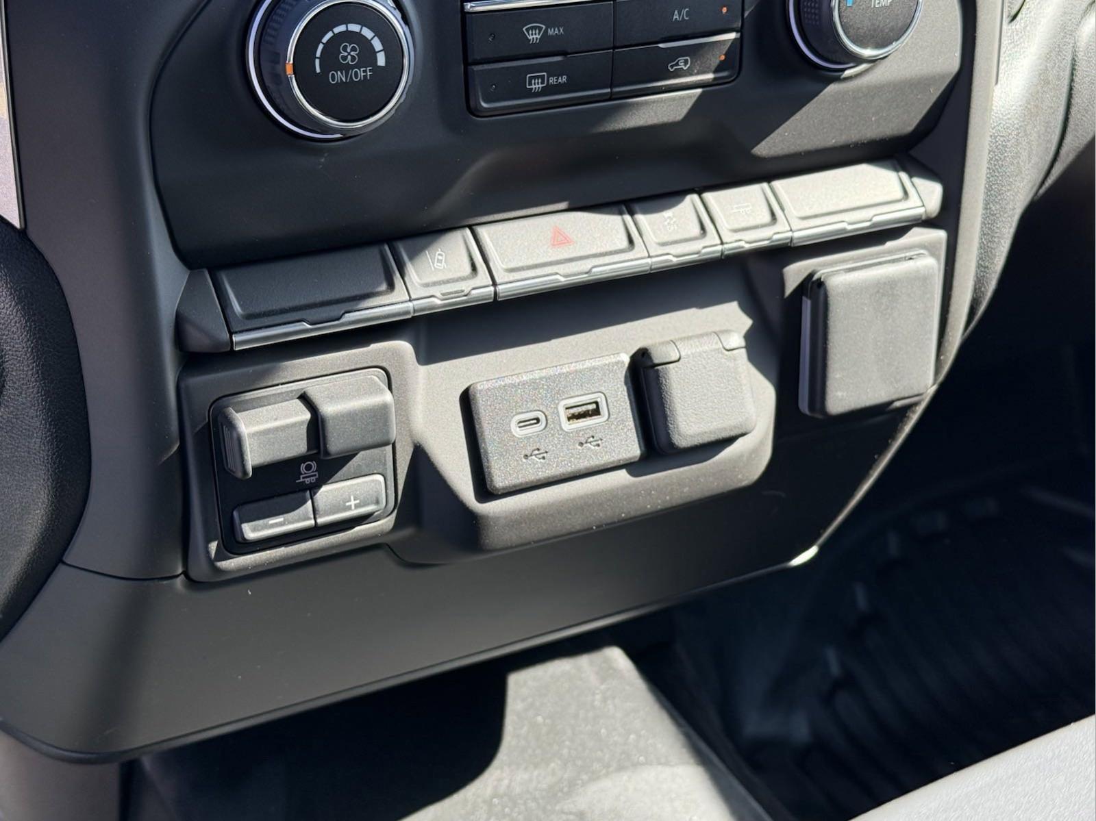 2025 Chevrolet Silverado 2500 HD Vehicle Photo in GEORGETOWN, TX 78626-7508