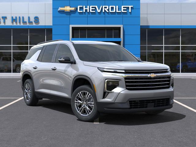 2025 Chevrolet Traverse Vehicle Photo in Roslyn, NY 11576