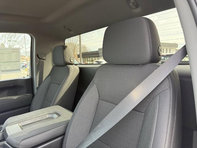 2025 GMC Sierra 3500HD Vehicle Photo in CHICOPEE, MA 01020-5001
