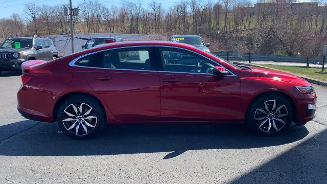 2022 Chevrolet Malibu Vehicle Photo in MOON TOWNSHIP, PA 15108-2571