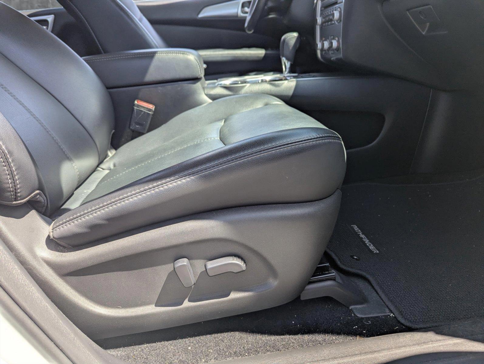 2017 Nissan Pathfinder Vehicle Photo in Ft. Myers, FL 33907