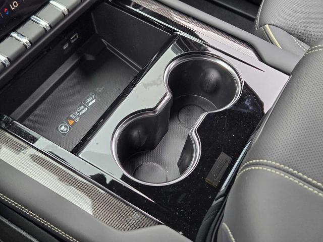2025 GMC Yukon XL Vehicle Photo in DALLAS, TX 75209-3016