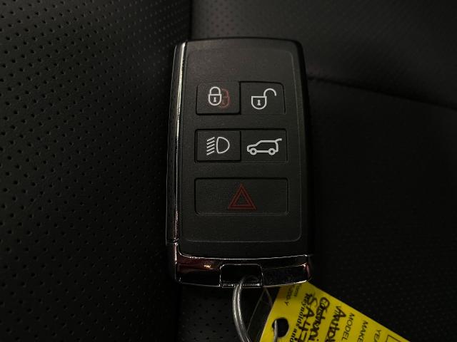 2025 Range Rover Sport Vehicle Photo in Appleton, WI 54913