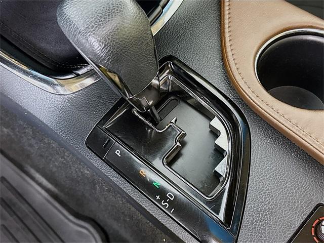 2015 Toyota Avalon Hybrid Vehicle Photo in Everett, WA 98204