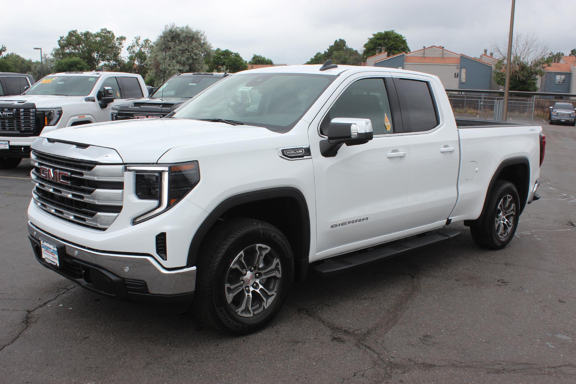 2025 GMC Sierra 1500 Vehicle Photo in AURORA, CO 80012-4011