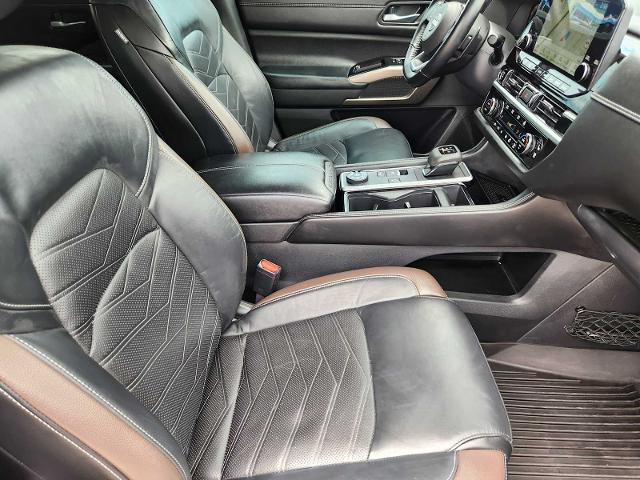 2022 Nissan Pathfinder Vehicle Photo in DENTON, TX 76210-9321