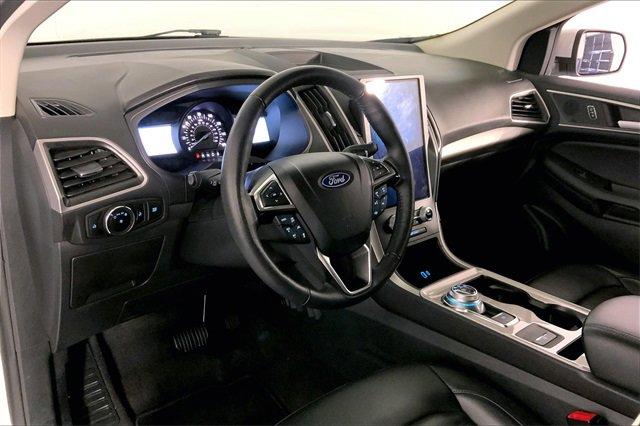 2024 Ford Edge Vehicle Photo in KANSAS CITY, MO 64114-4502
